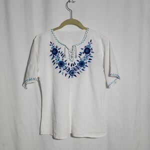Source Unknown White and Blue Embroidered Long Sleeve Top